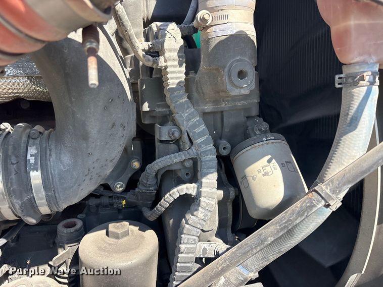 image for item YA0791 2017 Peterbilt 579 semi truck