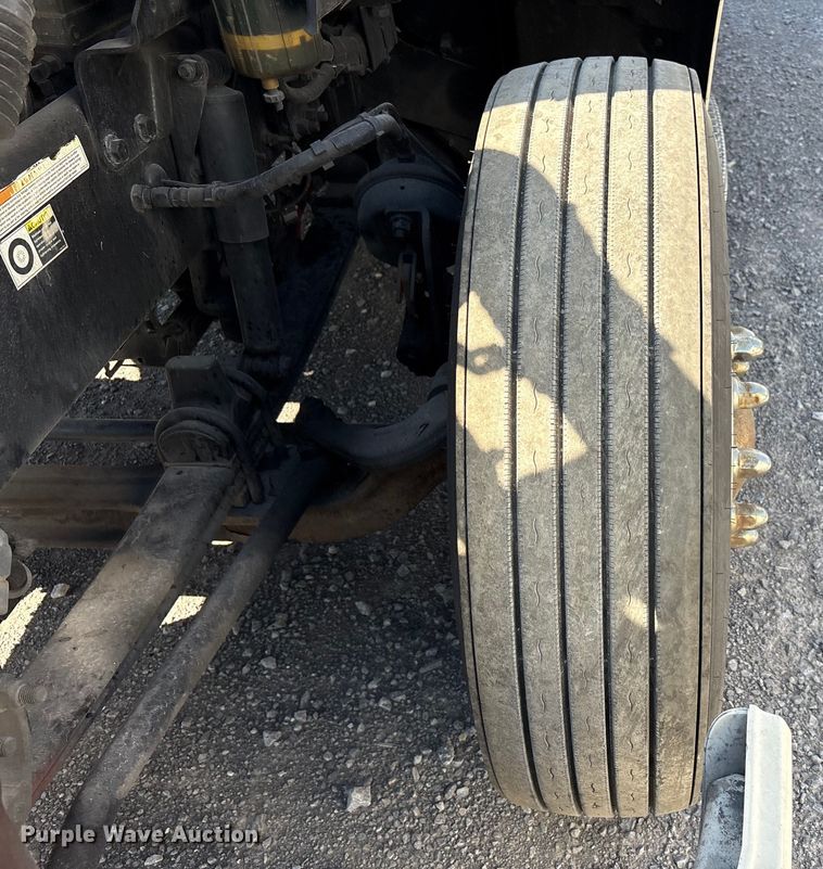 image for item YA0791 2017 Peterbilt 579 semi truck