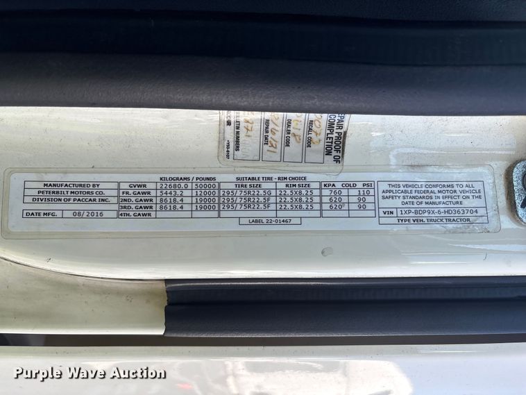 image for item YA0791 2017 Peterbilt 579 semi truck