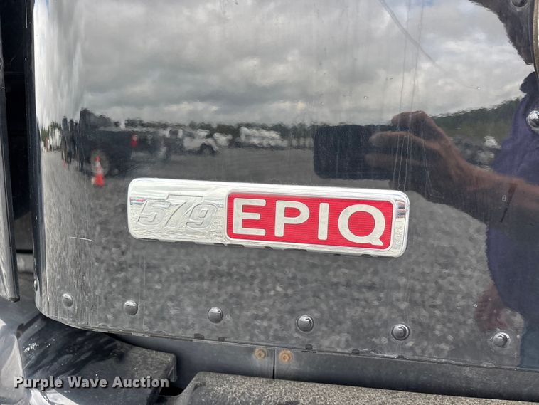 image for item YA0950 2019 Peterbilt 579 semi truck