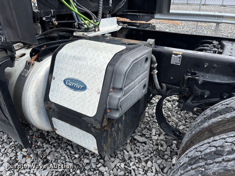 image for item YA0950 2019 Peterbilt 579 semi truck