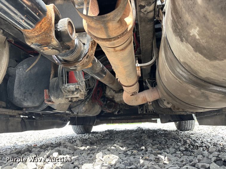 image for item YA0950 2019 Peterbilt 579 semi truck