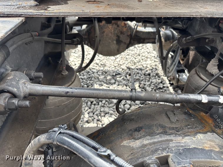 image for item YA0950 2019 Peterbilt 579 semi truck