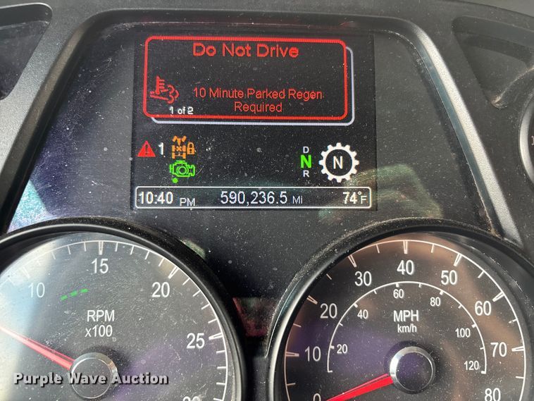 image for item YA0950 2019 Peterbilt 579 semi truck