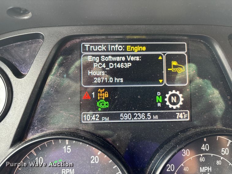 image for item YA0950 2019 Peterbilt 579 semi truck