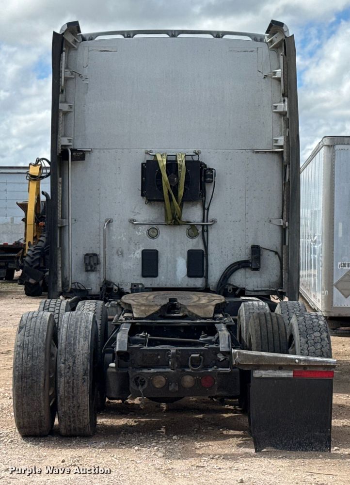 image for item YA1016 2016 Kenworth T680 semi truck