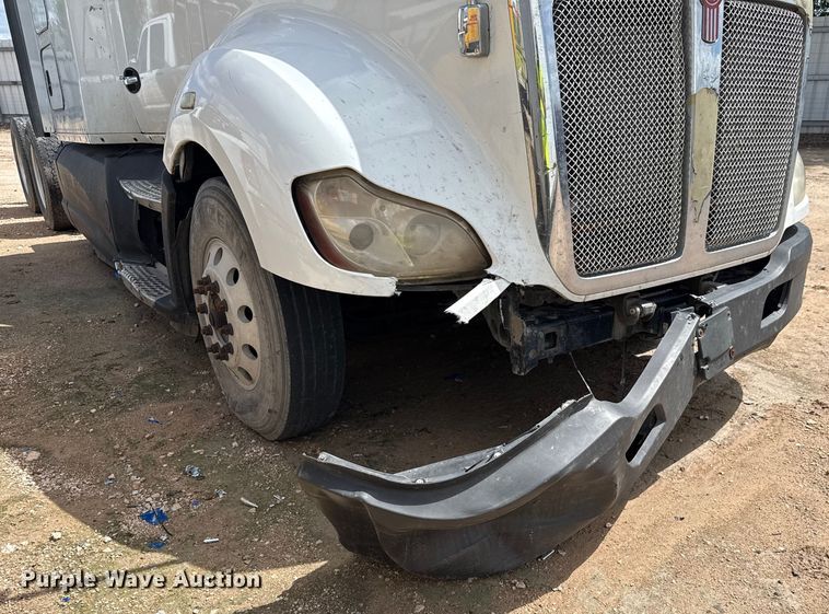 image for item YA1016 2016 Kenworth T680 semi truck