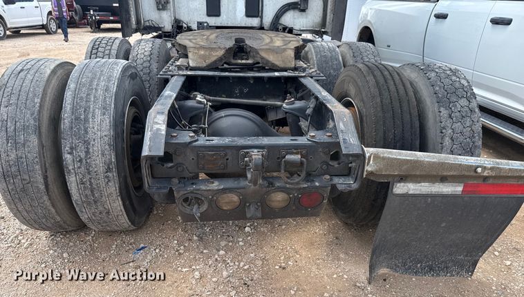 image for item YA1016 2016 Kenworth T680 semi truck