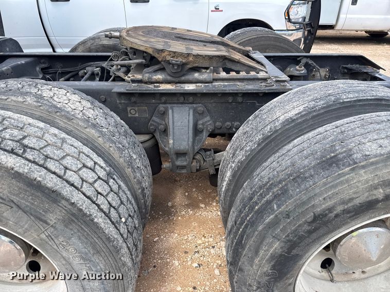 image for item YA1016 2016 Kenworth T680 semi truck