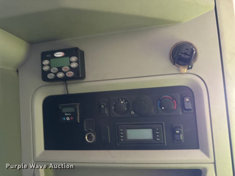 image for item YA1016 2016 Kenworth T680 semi truck