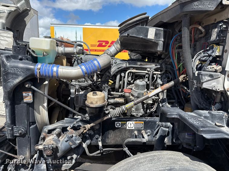 image for item YA1016 2016 Kenworth T680 semi truck