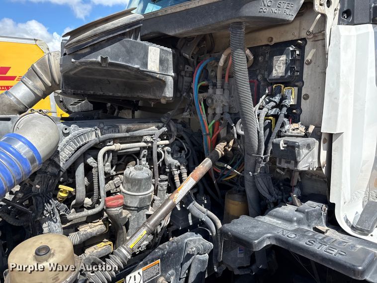 image for item YA1016 2016 Kenworth T680 semi truck