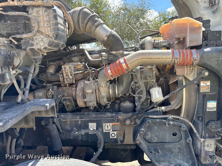 image for item YA1016 2016 Kenworth T680 semi truck