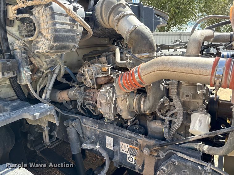 image for item YA1016 2016 Kenworth T680 semi truck