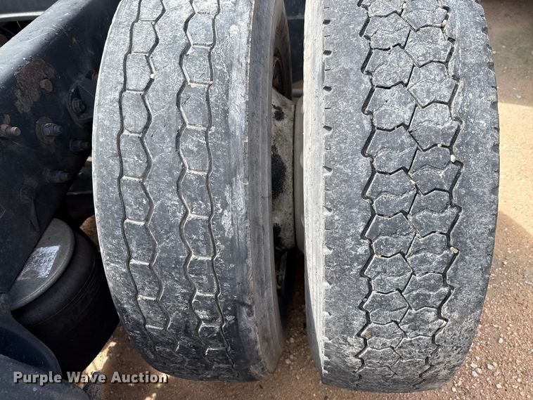 image for item YA1016 2016 Kenworth T680 semi truck