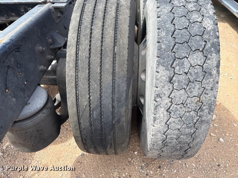 image for item YA1016 2016 Kenworth T680 semi truck