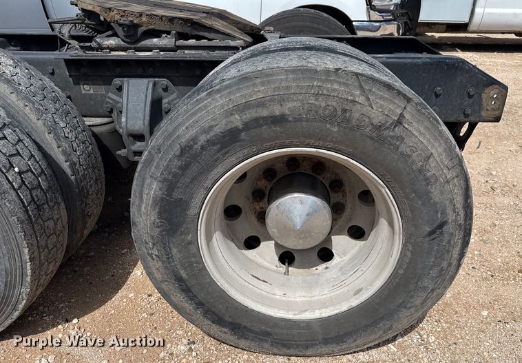 image for item YA1016 2016 Kenworth T680 semi truck