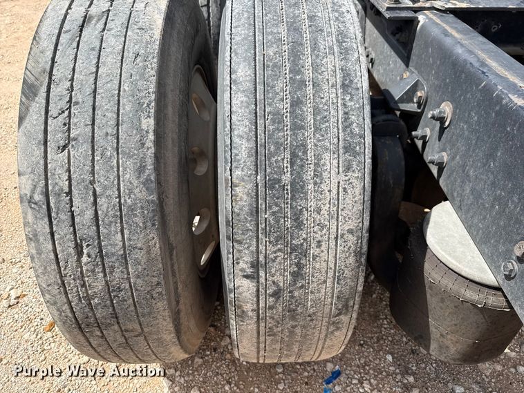 image for item YA1016 2016 Kenworth T680 semi truck