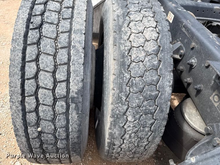 image for item YA1016 2016 Kenworth T680 semi truck