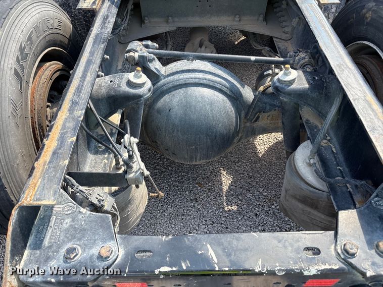 image for item YA1025 2017 Kenworth T680 semi truck