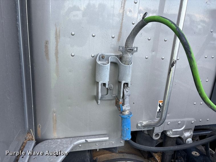 image for item YA1025 2017 Kenworth T680 semi truck