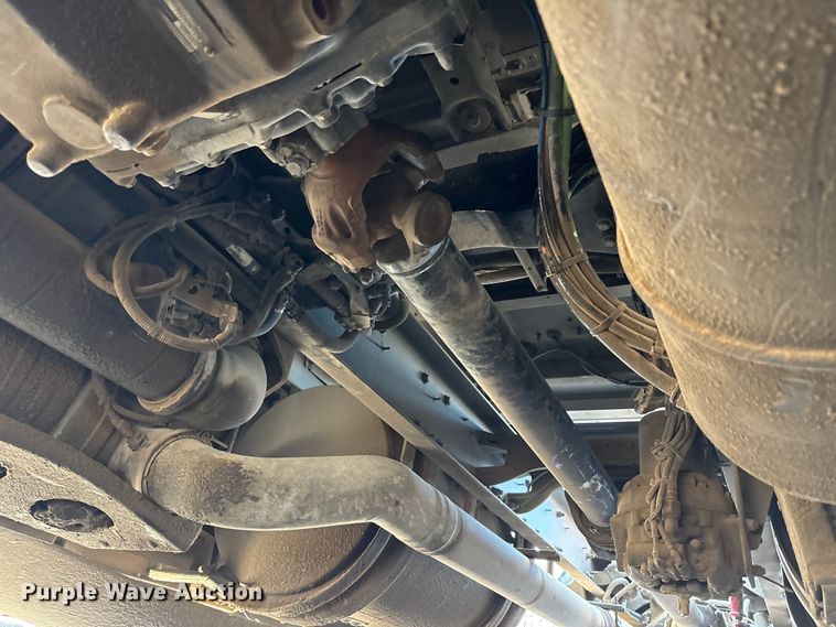 image for item YA1025 2017 Kenworth T680 semi truck