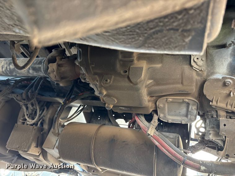 image for item YA1025 2017 Kenworth T680 semi truck