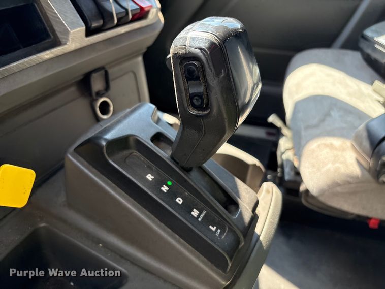 image for item YA1025 2017 Kenworth T680 semi truck