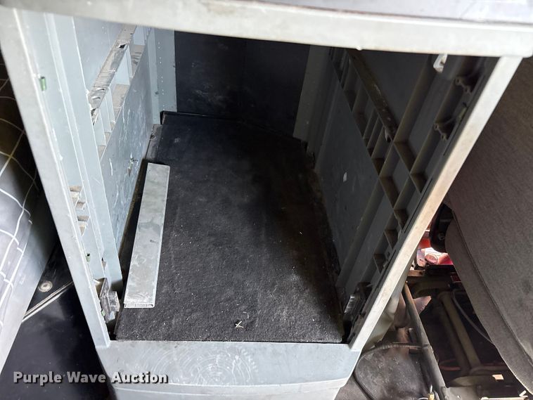 image for item YA1025 2017 Kenworth T680 semi truck