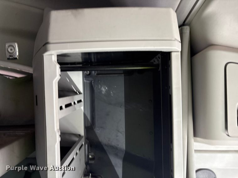 image for item YA1025 2017 Kenworth T680 semi truck