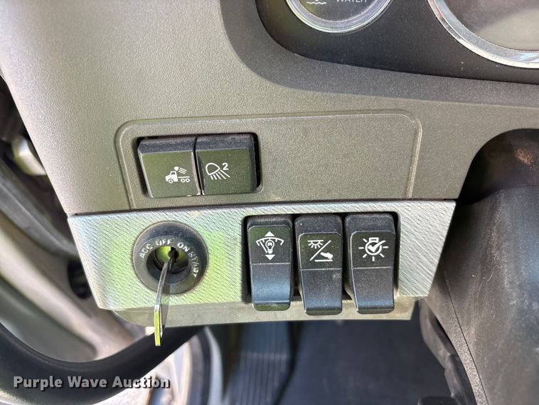 image for item YA1025 2017 Kenworth T680 semi truck