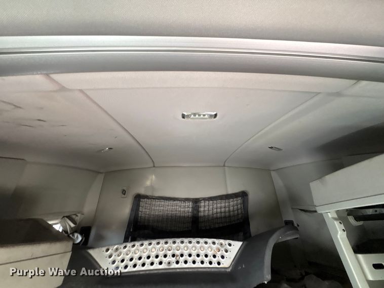 image for item YA1025 2017 Kenworth T680 semi truck