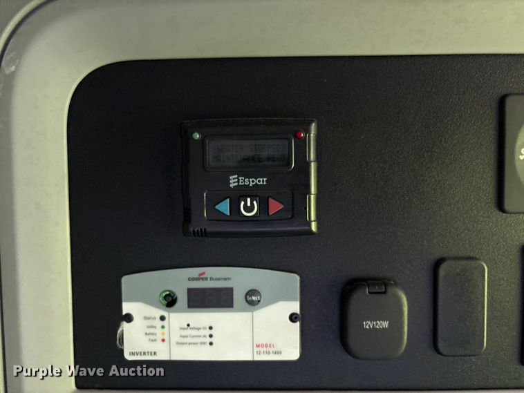 image for item YA1025 2017 Kenworth T680 semi truck