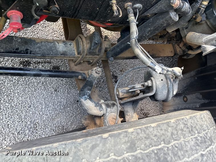 image for item YA1025 2017 Kenworth T680 semi truck