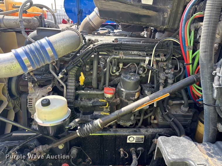 image for item YA1025 2017 Kenworth T680 semi truck