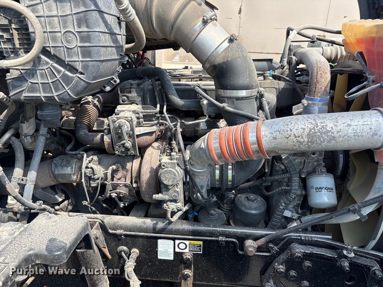 image for item YA1025 2017 Kenworth T680 semi truck