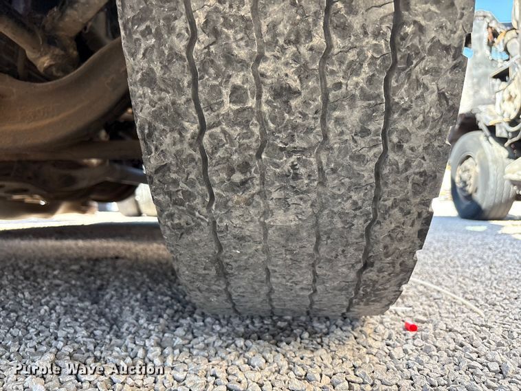 image for item YA1025 2017 Kenworth T680 semi truck