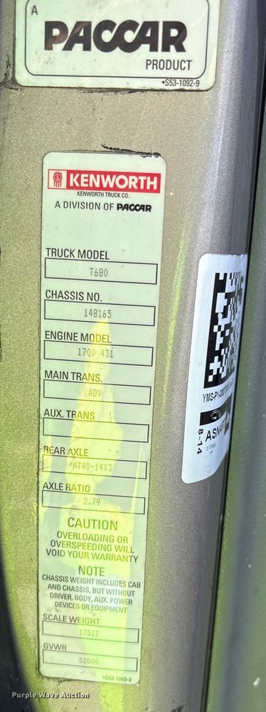 image for item YA1025 2017 Kenworth T680 semi truck