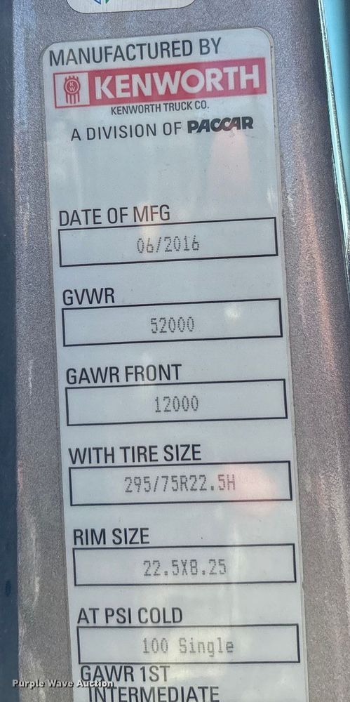 image for item YA1025 2017 Kenworth T680 semi truck