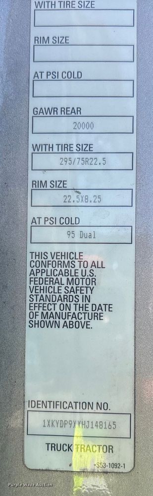 image for item YA1025 2017 Kenworth T680 semi truck