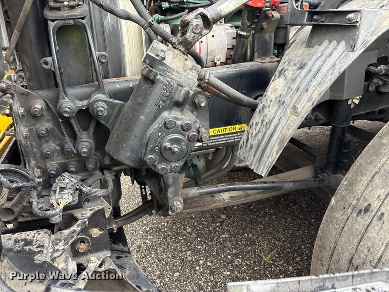 image for item YA1028 2016 Volvo VNL semi truck