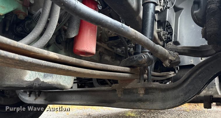 image for item YA1028 2016 Volvo VNL semi truck