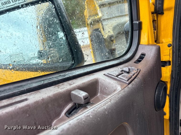 image for item YA1028 2016 Volvo VNL semi truck