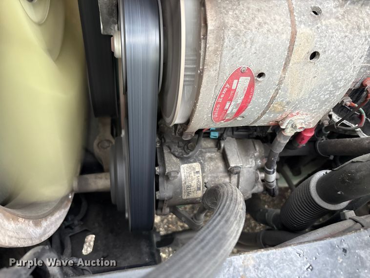 image for item YA1028 2016 Volvo VNL semi truck