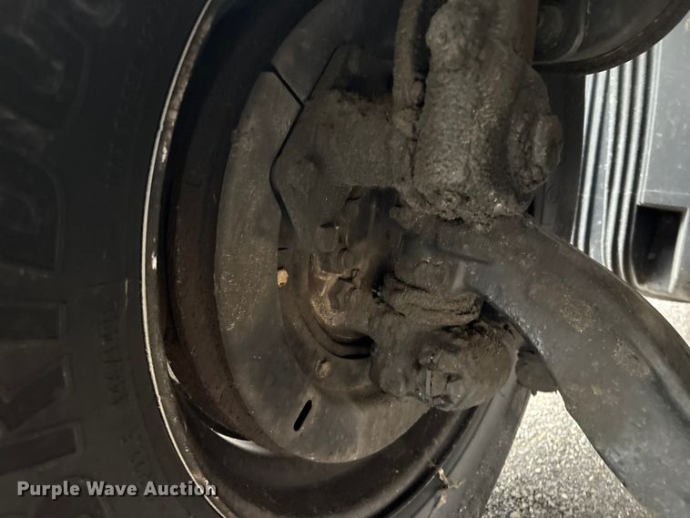 image for item YA1028 2016 Volvo VNL semi truck