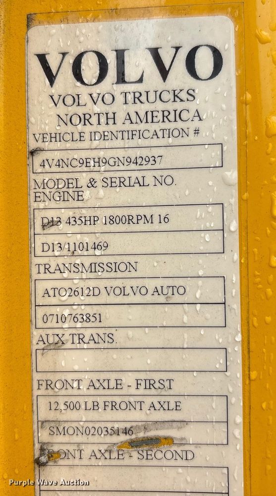 image for item YA1028 2016 Volvo VNL semi truck