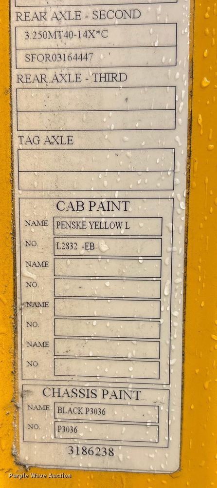 image for item YA1028 2016 Volvo VNL semi truck