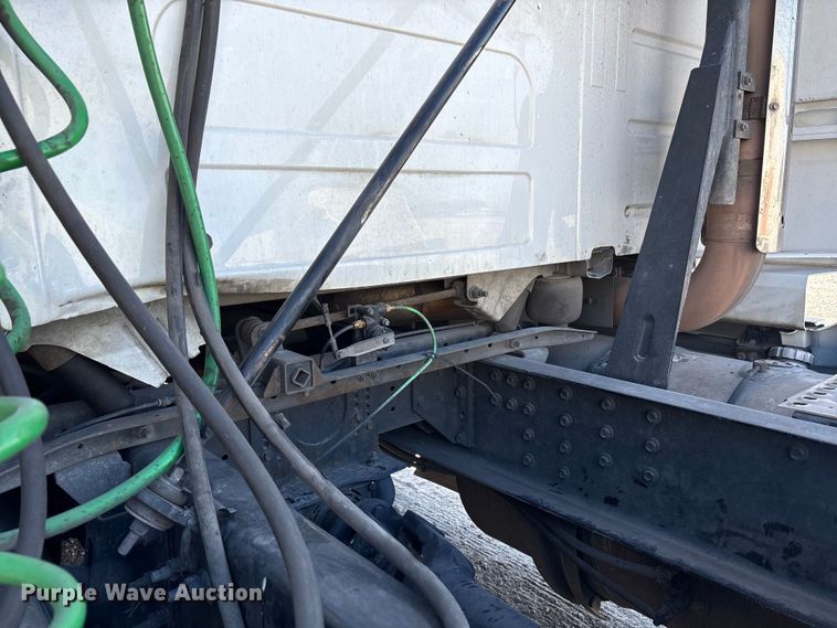 image for item YA1037 2019 Volvo VNL semi truck