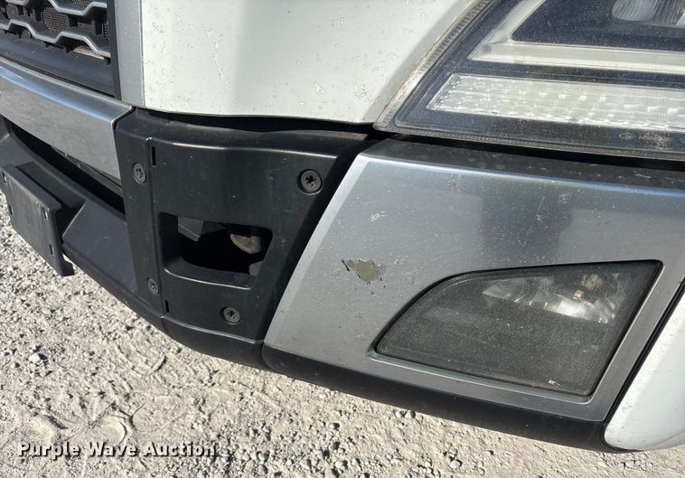 image for item YA1037 2019 Volvo VNL semi truck