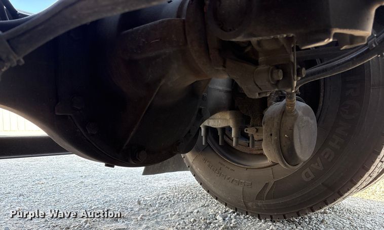 image for item YA1037 2019 Volvo VNL semi truck